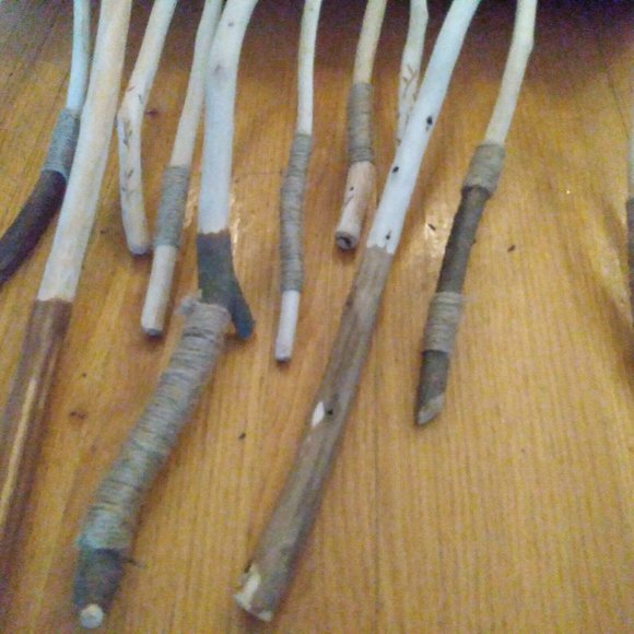 Bundle of 14 Hand Crafted Magic Wood Wands Wizard Wiccan Vase Filler - Picture 4 of 10